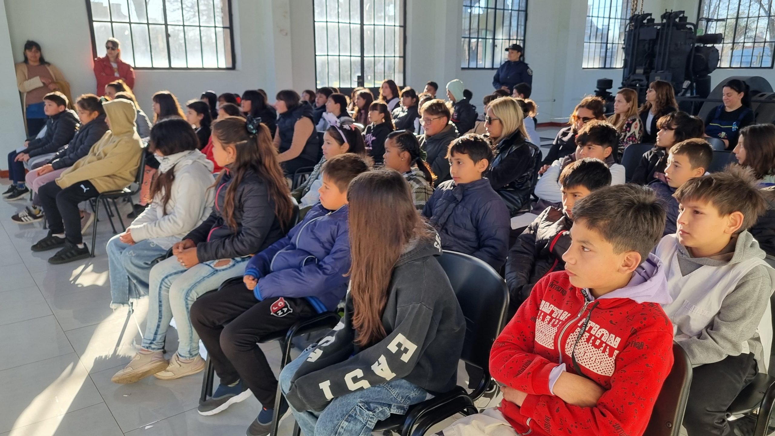 Estrellas Amarillas brindó una emotiva capacitación vial a estudiantes de Rojas