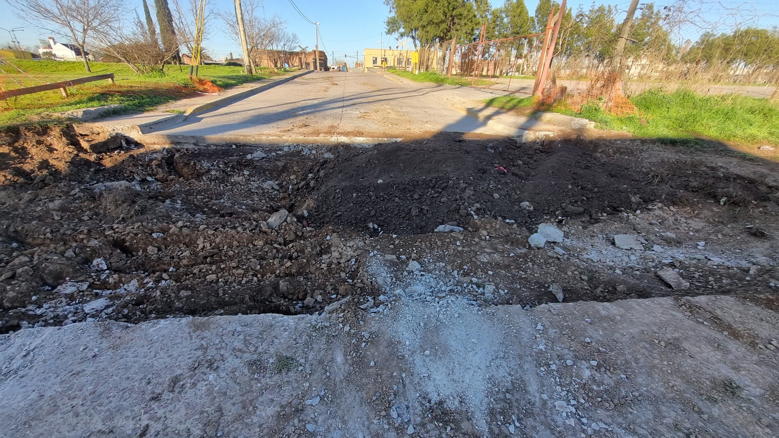 Restricción de tránsito en calle Italia por obras en el acceso a barrio Progreso
