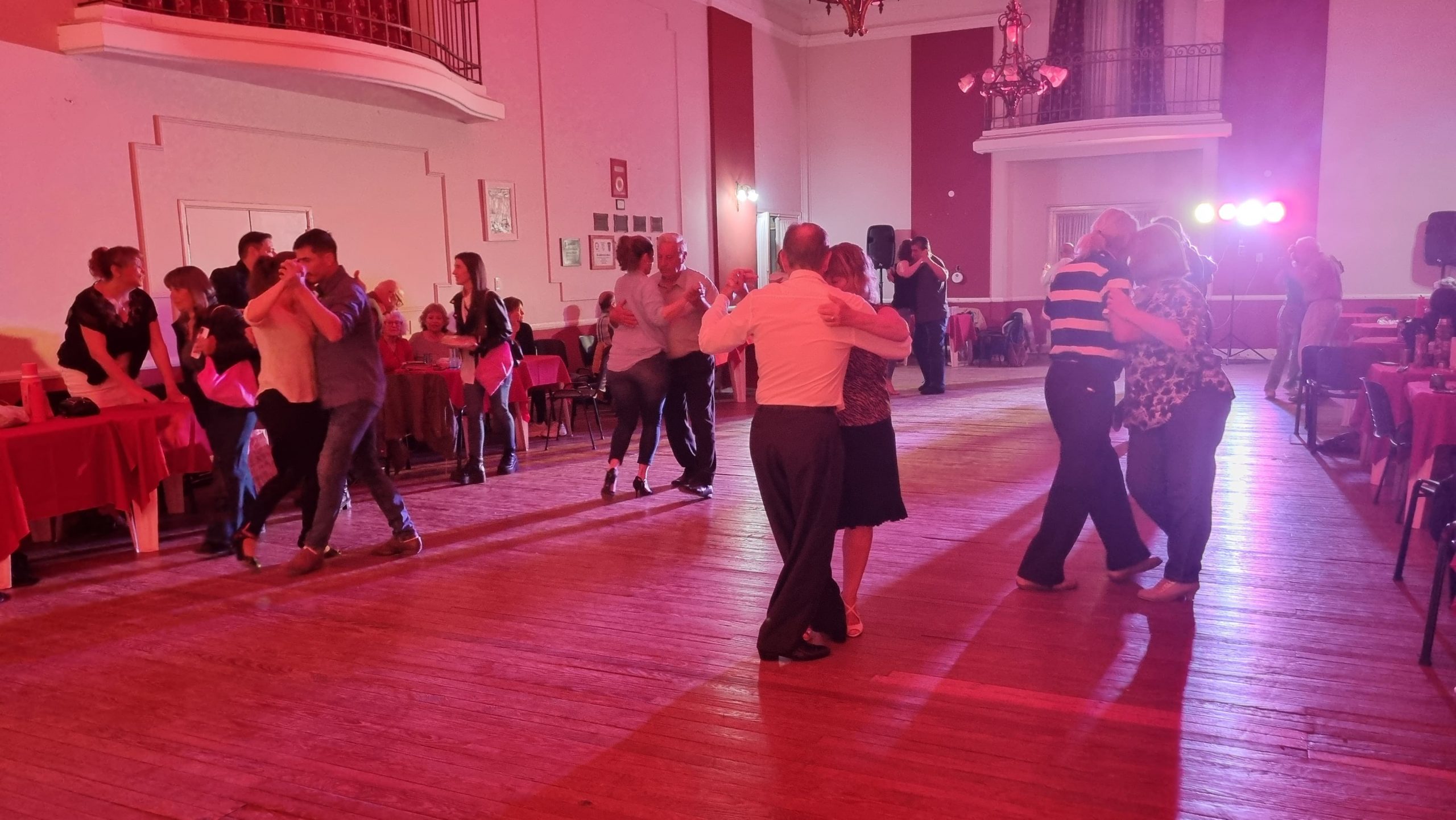 Rojas vivió una noche de tango y milonga en el Centro Cultural Ernesto Sábato