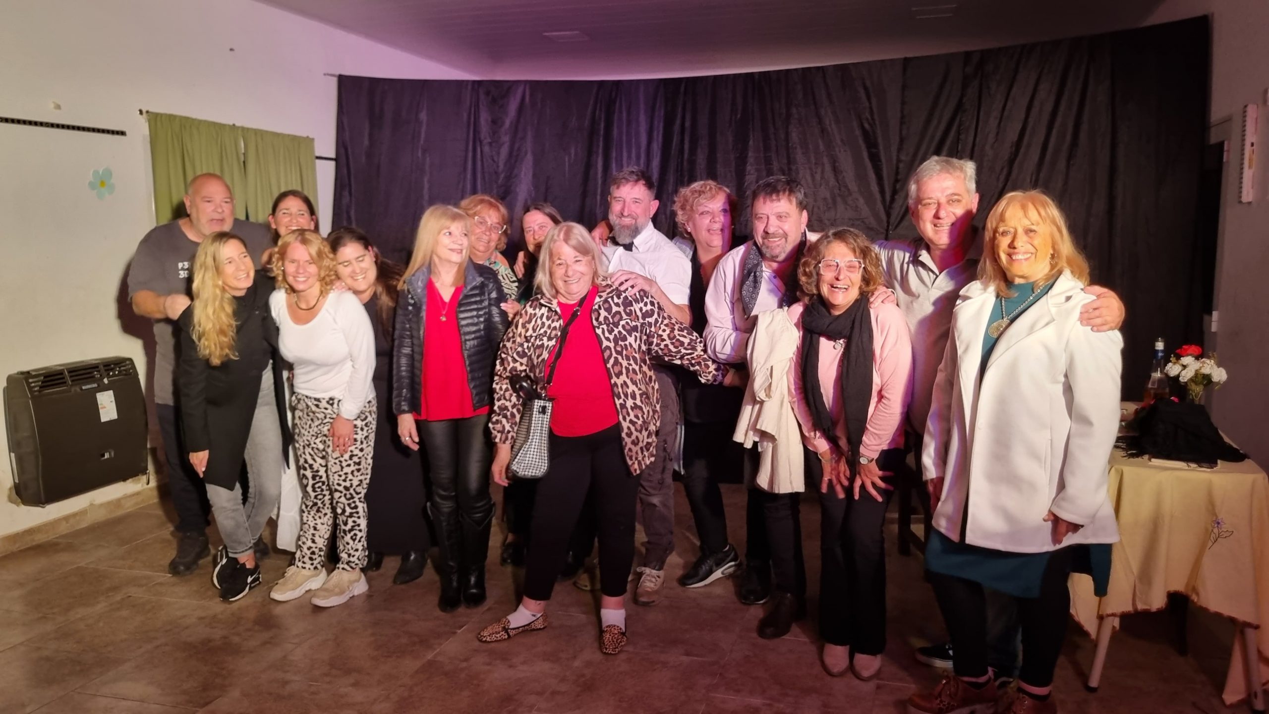 El Taller Municipal de Teatro presentó su cuarta muestra anual en el Centro Cultural Santa Rita