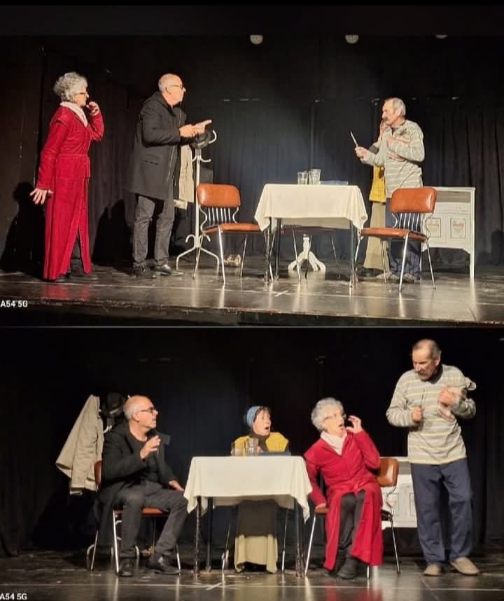 Alumnos del Taller Municipal de Teatro presentan “La bolsa de agua caliente” en Carabelas